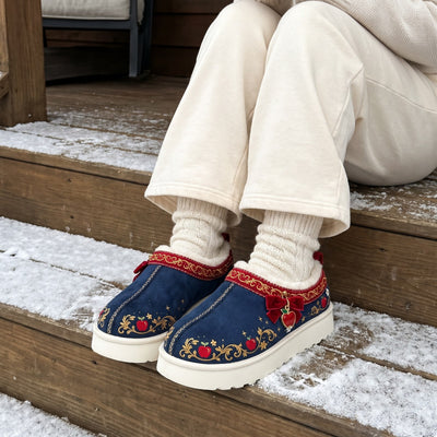 Royal Step Snow White on foot